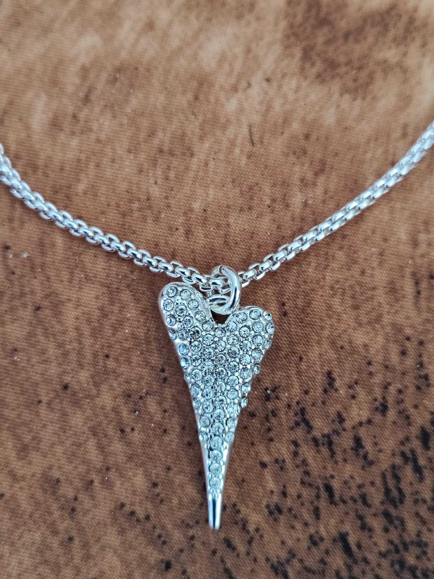 SILVER NECKLACE WITH DIAMANTE SOLID HEART *